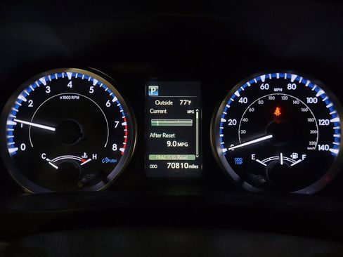 Used 2019 Toyota Highlander LE AWD/4WD image 23