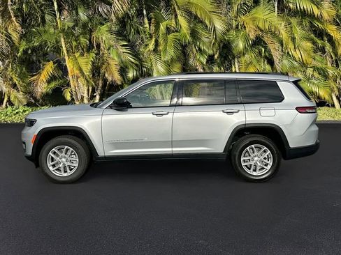 New 2025 Jeep Grand Cherokee L Laredo image 2