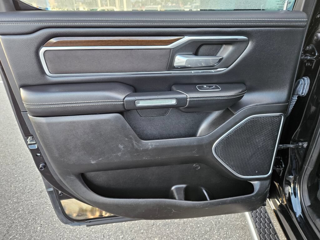 Used 2022 RAM 1500 Laramie AWD/4WD image 16