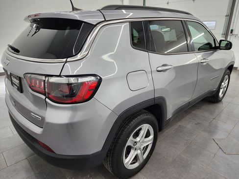 Used 2024 Jeep Compass Latitude image 5