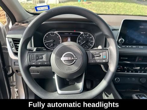 Used 2023 Nissan Rogue SV image 14