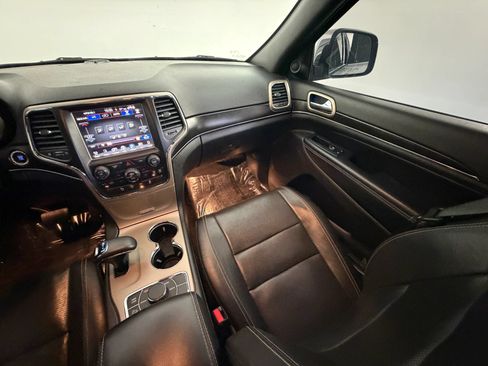 Used 2014 Jeep Grand Cherokee Limited w/ Luxury Group II AWD/4WD image 35
