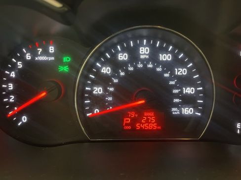 Used 2015 Kia Sorento LX image 8