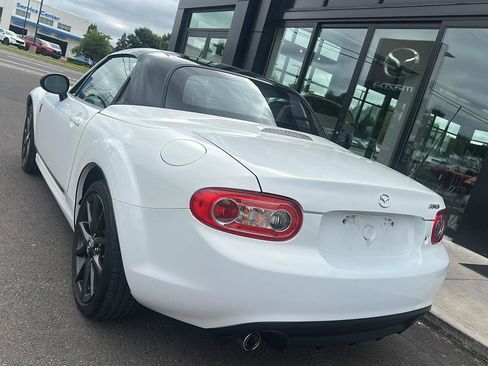 Used 2013 MAZDA MX-5 Miata Club RWD image 12