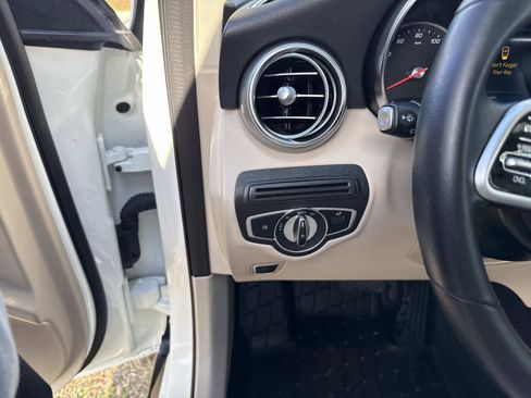 Used 2022 Mercedes-Benz GLC 300 image 29