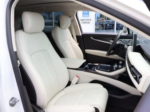 Used 2023 Lincoln Nautilus Black Label w/ Cargo Utility Package AWD/4WD image 22