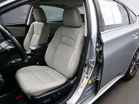 Used 2016 Toyota Avalon XLE Plus image 12