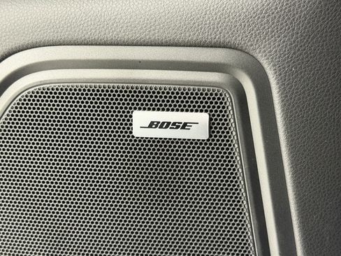 Certified 2025 Porsche Macan image 31