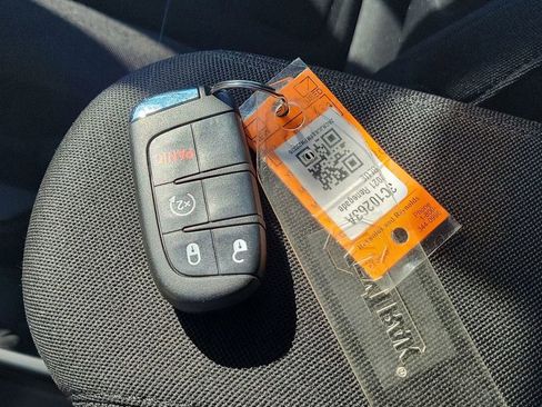 Used 2021 Jeep Renegade Latitude image 34