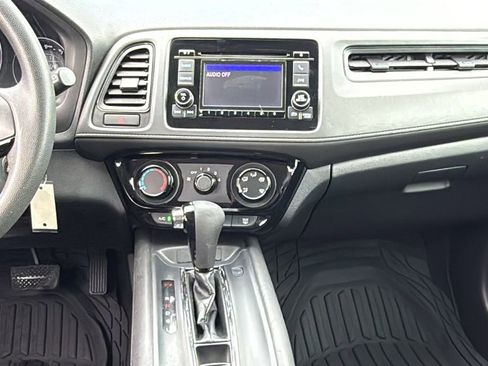 Used 2018 Honda HR-V LX image 30