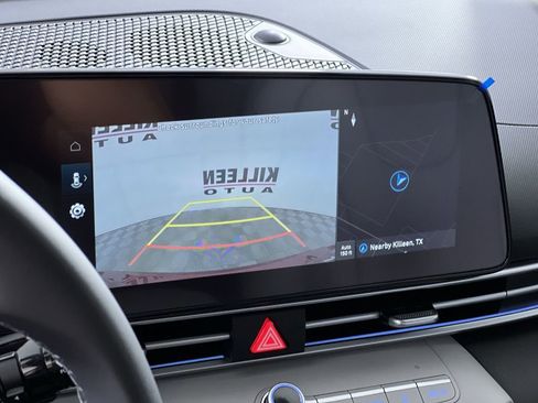 New 2025 Hyundai Elantra Limited image 18