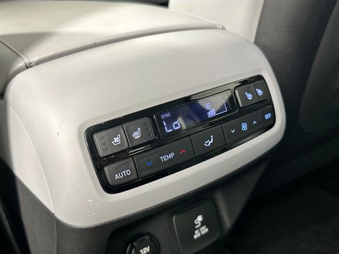 Used 2023 Hyundai Palisade SEL w/ Premium Package FWD image 27