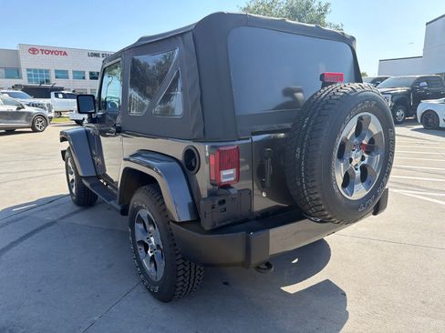 Used 2016 Jeep Wrangler Sahara w/ Connectivity Group AWD/4WD image 2