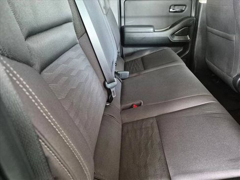 Used 2022 Nissan Frontier SV RWD image 18