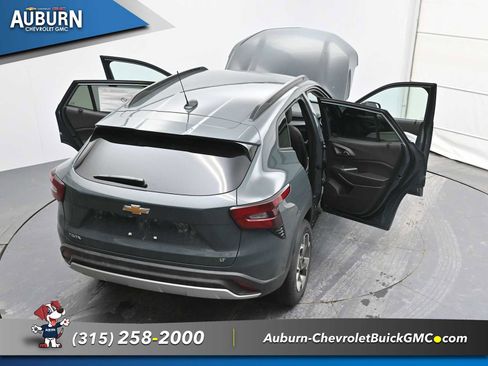 New 2026 Chevrolet Trax LT w/ LT Convenience Package image 37