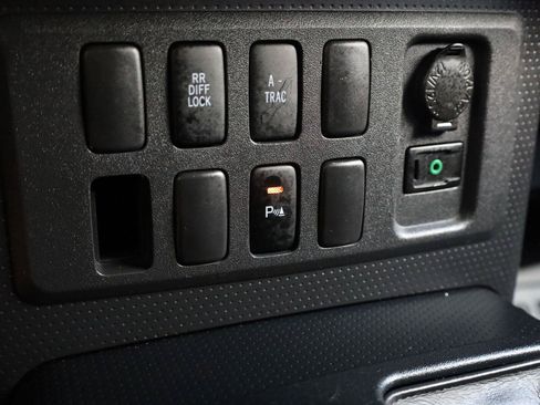 Used 2007 Toyota FJ Cruiser 4WD image 26