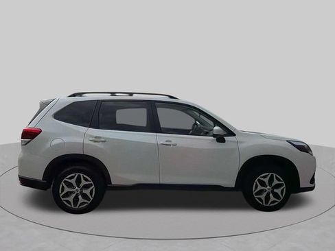 Used 2024 Subaru Forester Premium AWD/4WD image 7