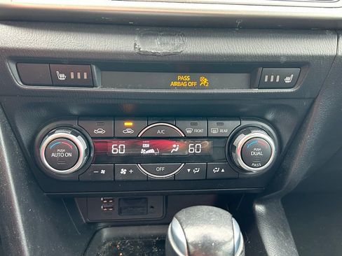 Used 2018 MAZDA MAZDA3 Touring image 25