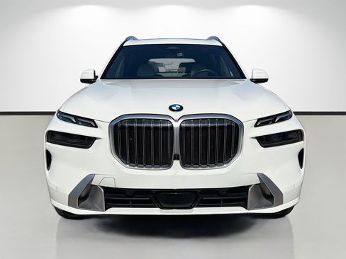 Used 2023 BMW X7 xDrive40i w/ Premium Package image 8