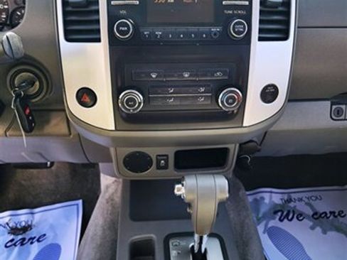 Used 2013 Nissan Frontier SV image 18
