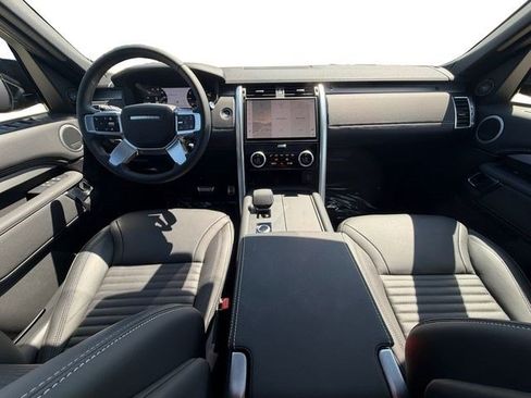 Used 2026 Land Rover Discovery Limited Edition AWD/4WD image 12