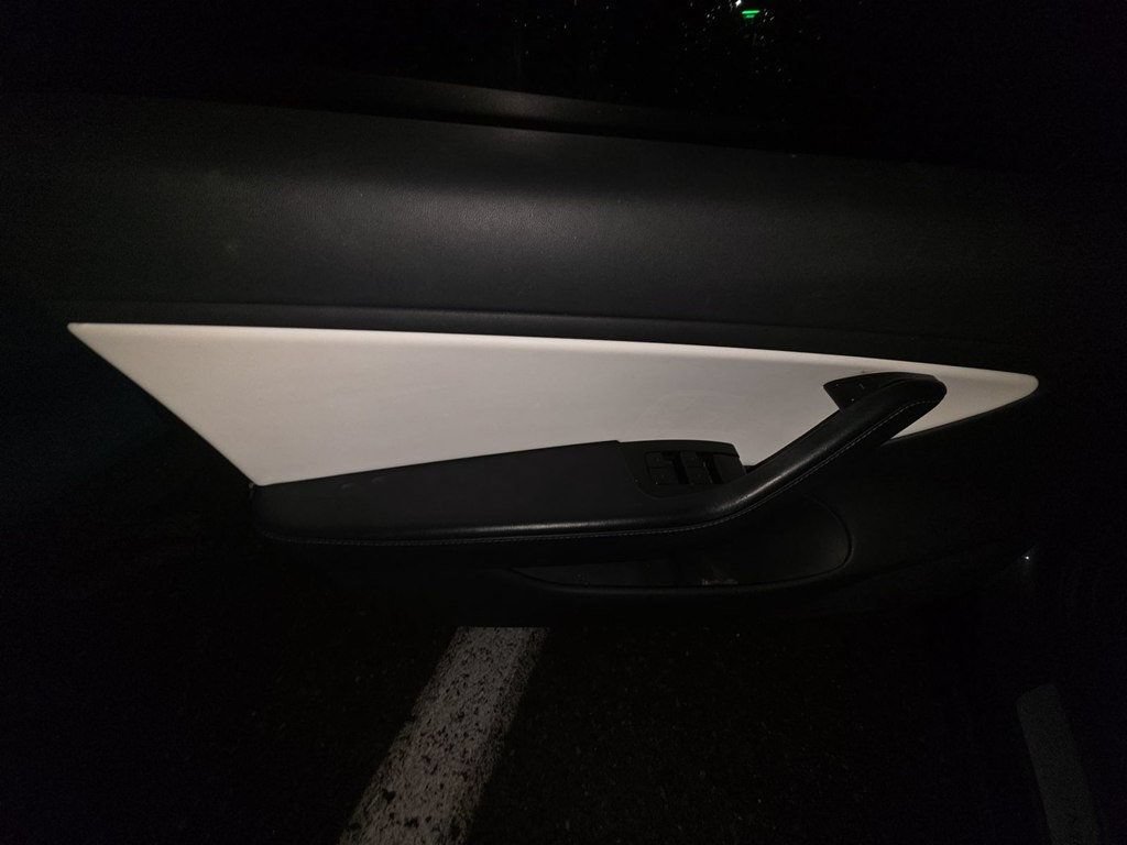 Used 2018 Tesla Model 3 Long Range RWD image 9