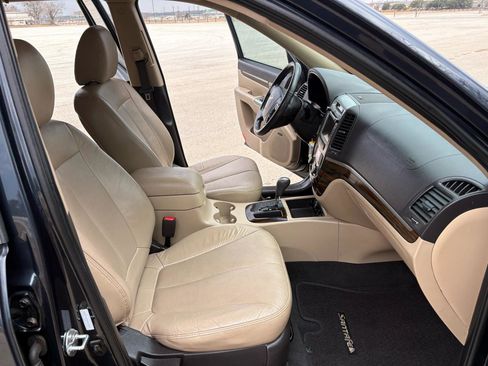 Used 2011 Hyundai Santa Fe Limited w/ Navigation Pkg 4 image 26