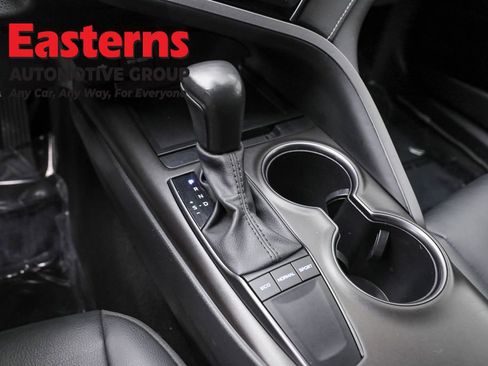 Used 2024 Toyota Camry SE image 13