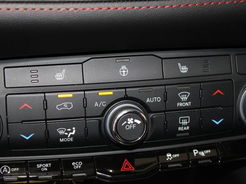 Used 2025 Dodge Durango GT AWD/4WD image 27