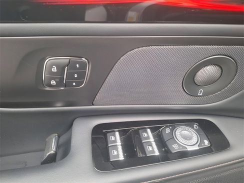 Used 2024 Lincoln Nautilus Reserve w/ Equipment Group 202A image 18