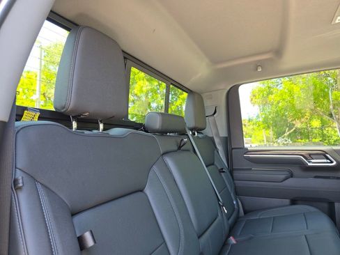 Used 2025 GMC Sierra 3500 SLT w/ SLT Convenience Package AWD/4WD image 14