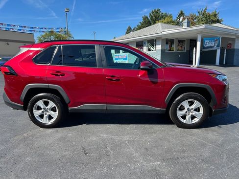 Used 2019 Toyota RAV4 XLE image 4