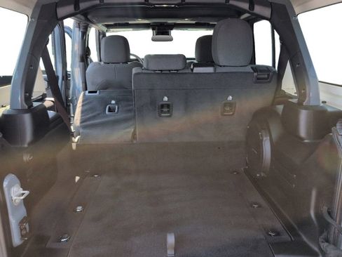 Used 2024 Jeep Wrangler Unlimited AWD/4WD image 27