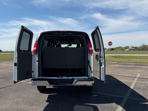 Used 2019 Chevrolet Express 3500 LT w/ LT Preferred Equipment Group RWD image 5