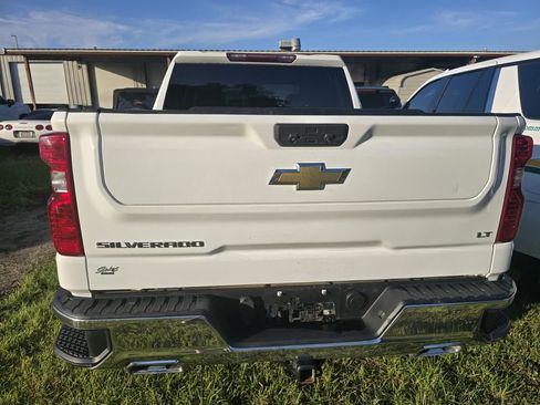 Used 2023 Chevrolet Silverado 1500 LT w/ Z71 Off-Road Package image 4