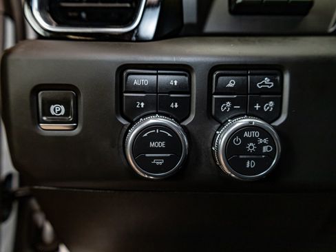 Used 2025 GMC Sierra 3500 Denali w/ Denali Reserve Package image 21