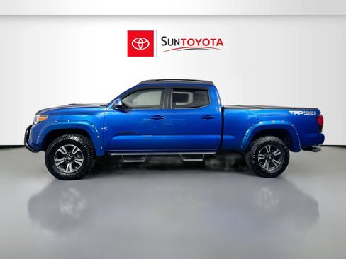 Used 2018 Toyota Tacoma TRD Sport AWD/4WD image 7