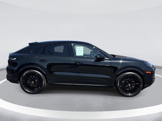 Used 2025 Porsche Cayenne Coupe AWD/4WD image 3