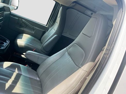 Used 2025 GMC Savana 3500 Extended RWD image 18
