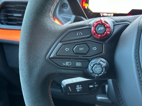 Used 2024 Lamborghini Revuelto image 28