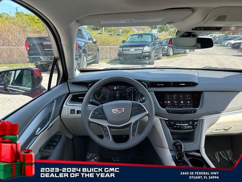 Used 2025 Cadillac XT5 Premium Luxury image 13