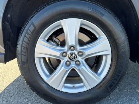 Used 2023 Toyota Highlander L FWD image 26