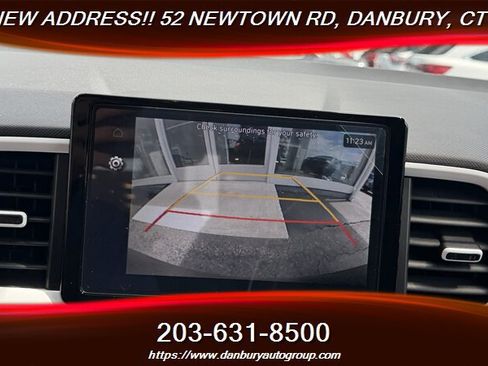 Used 2024 Hyundai Venue Limited FWD image 20
