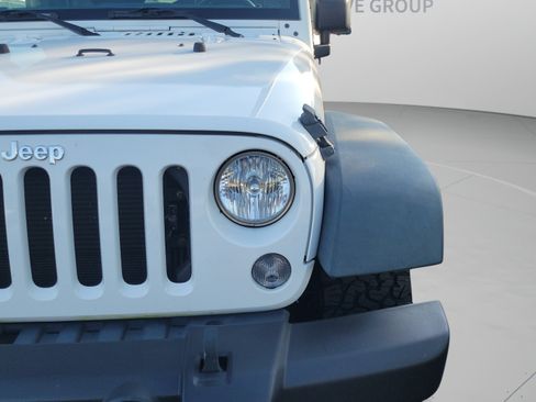 Used 2017 Jeep Wrangler Unlimited Sport w/ Quick Order Package 24S AWD/4WD image 9