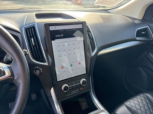 Used 2024 Ford Edge Titanium image 20