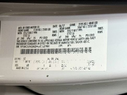 Used 2017 Ford Escape SE w/ SE Cold Weather Package AWD/4WD image 30