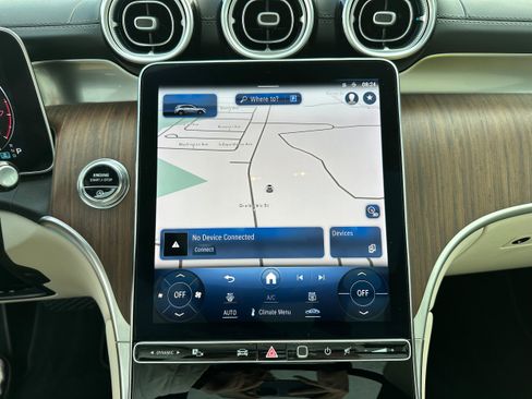 Used 2023 Mercedes-Benz GLC 300 4MATIC image 36