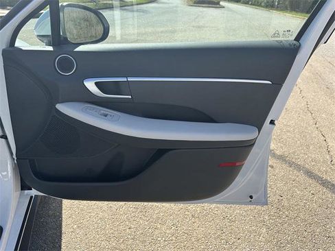 New 2025 Hyundai Sonata SE image 14