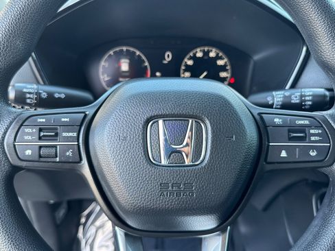 Used 2025 Honda CR-V LX image 11