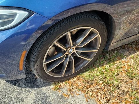 Used 2021 BMW 330i Sedan w/ Convenience Package RWD image 4